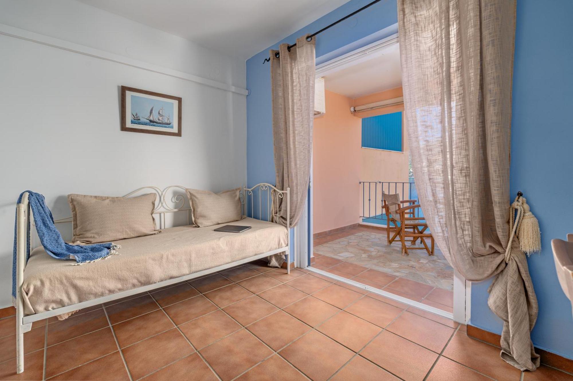 Niovi Seaview Apartments Agioi Apostoloi  Exterior foto